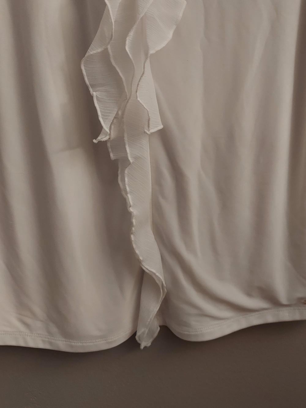 TOMMY HILFIGER White Flutter Sleeve Mixed Media Sleeveless Ruffled Top L Flirty - Picture 8 of 10